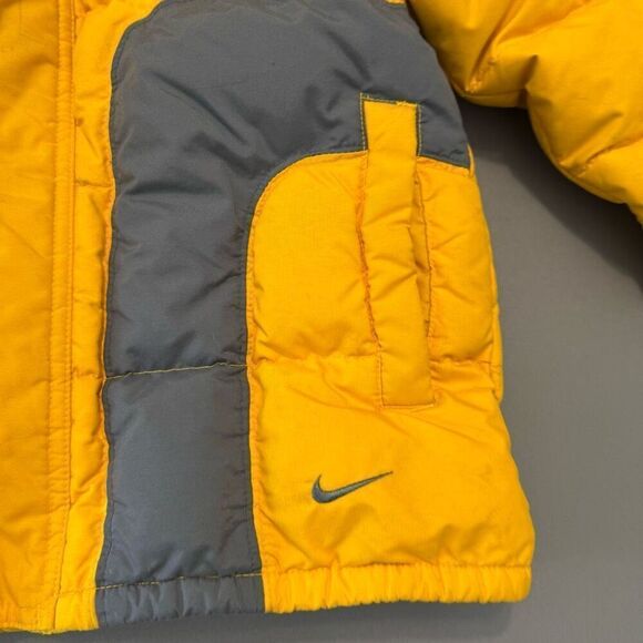 Nike Kids Puffer Jacket Size Small Down Jacket 2000s Grey Tag Activewear - Picture 2 of 16